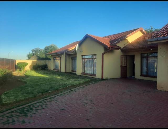 3 BEDROOM HOUSE FOR SALE IN WALDRIFT